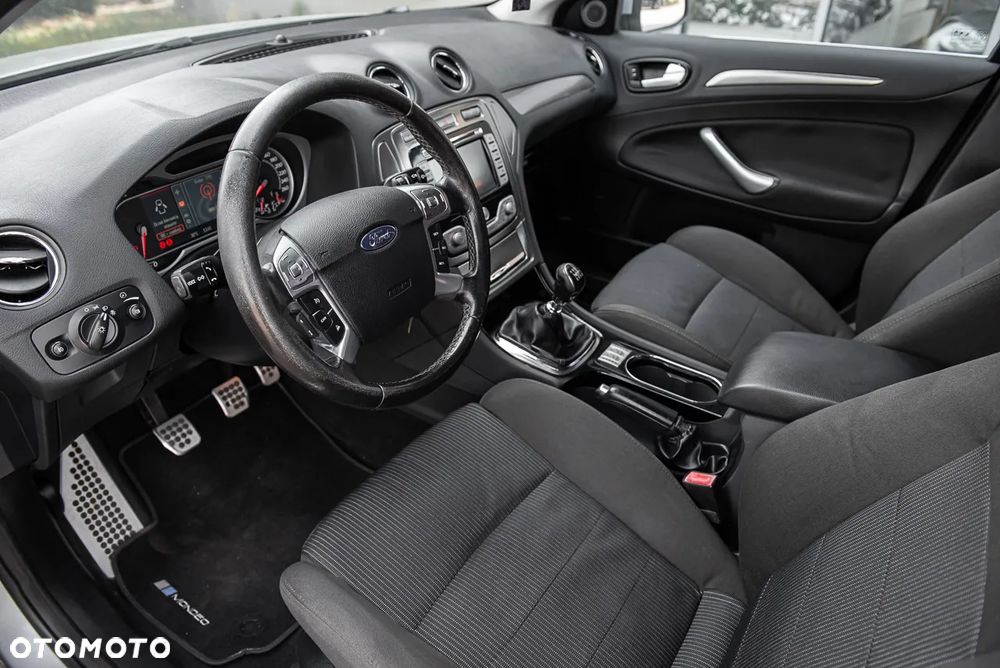 Ford Mondeo 2.5 Black Magic - 15