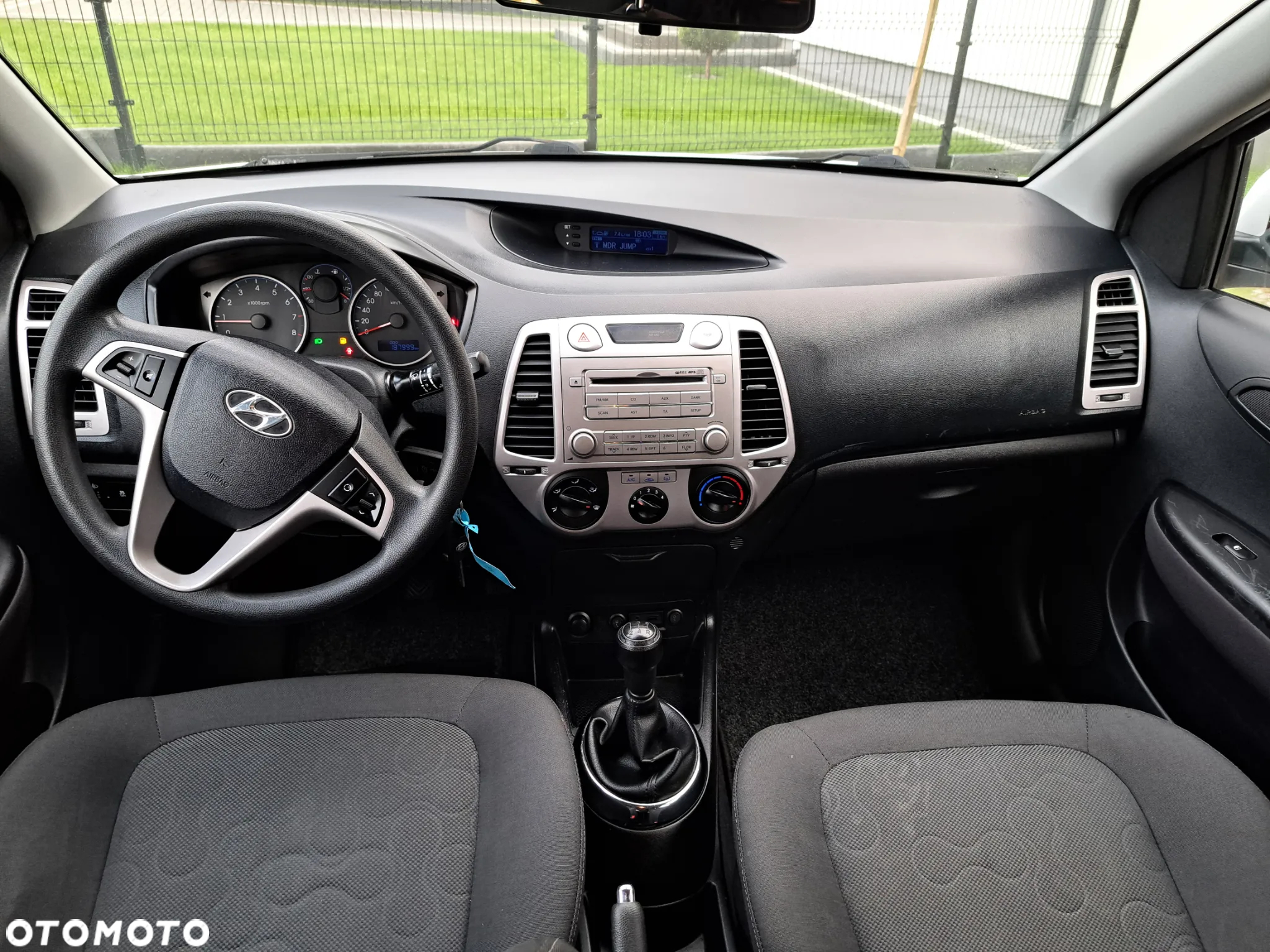 Hyundai i20 1.2 FIFA WM Edition - 13