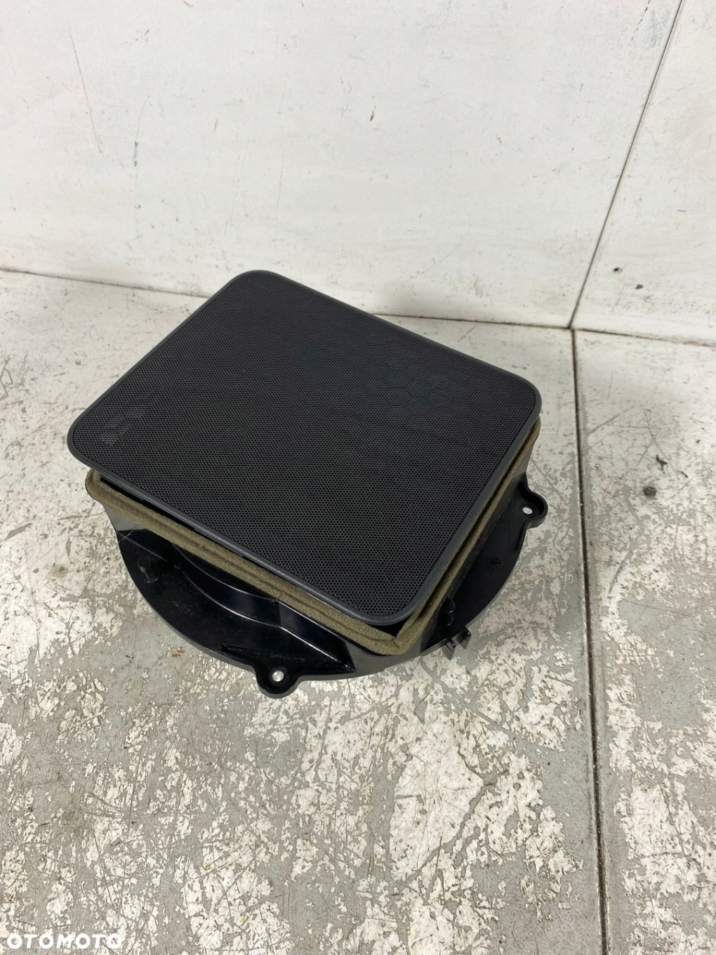 GŁOŚNIK SUBWOOFER AUDI TT 8N CABRIO 8N7035401 - 1