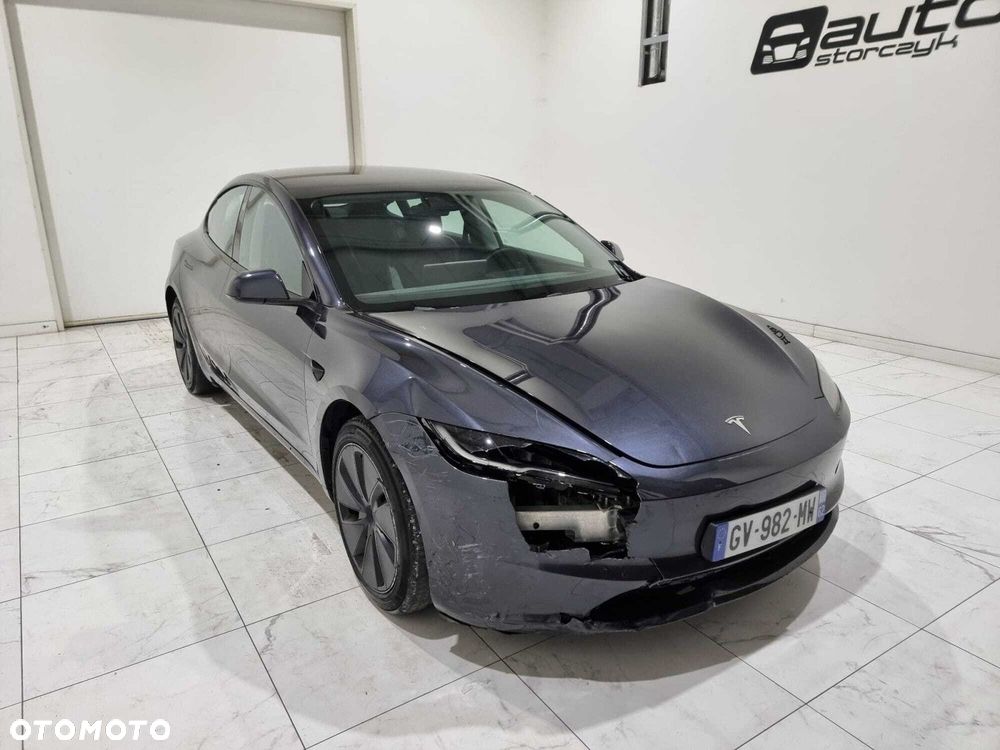 Tesla Model 3 - 6