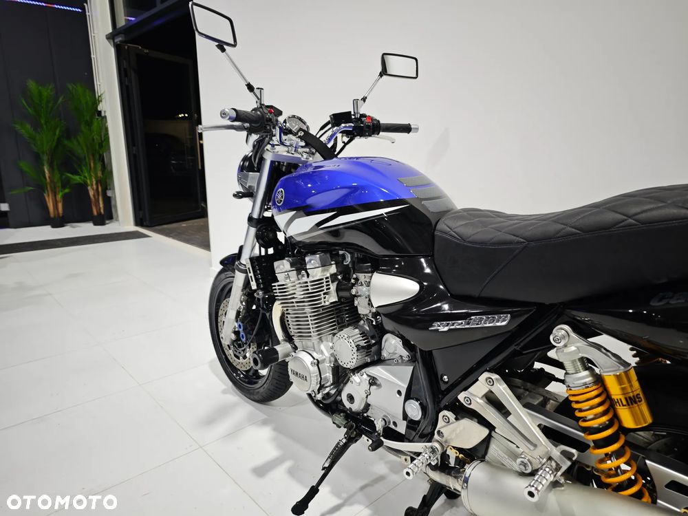 Yamaha XJR - 22