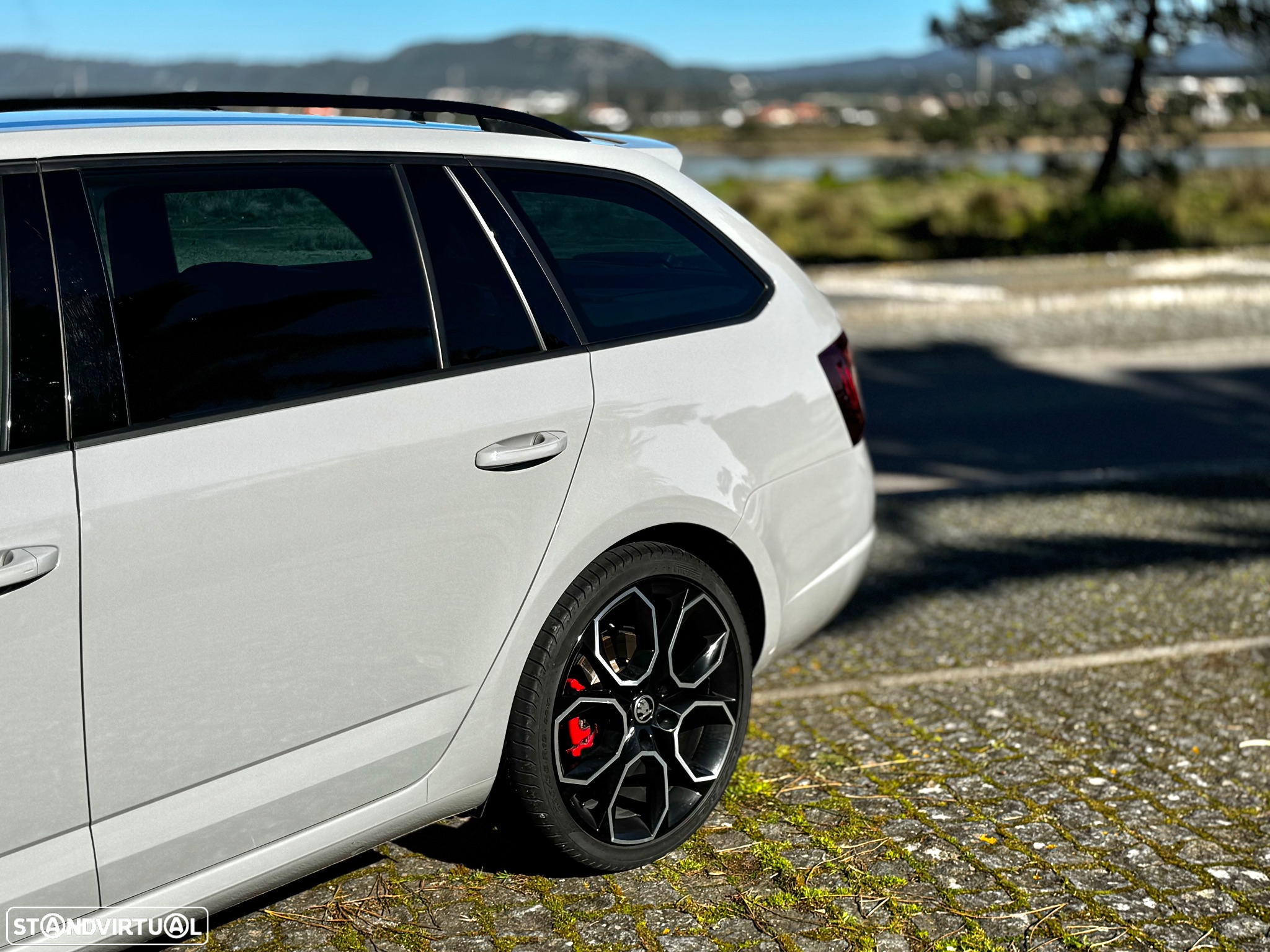 Skoda Octavia Break 2.0 TDI DSG 4x4 RS First Edition - 7