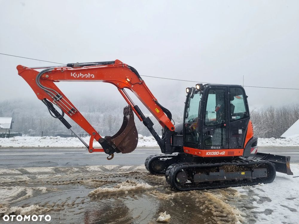 Kubota KX080-4 Koparka Gąsienicowa 8,5 tony długie ramię PLUS. Maszyna jak Nowa z Salonu. Dekra 2026r Dokumenty serwisowe książka! Import Norwegia! Klima. Pompa Tankowania. Ani deka luzów i wycieków! Silnik 4 cyl. 75 km.  Niski Oryginalny Przebieg 3960 mtg. Dodatkowe linie Hydra. Radio Bluetooth! - 2