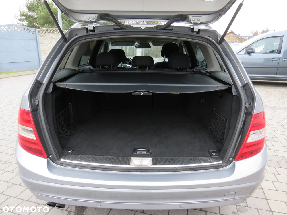 Mercedes-Benz Klasa C 200 CDI DPF BlueEFFICIENCY - 32