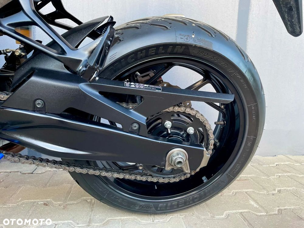 Suzuki GSX - 11