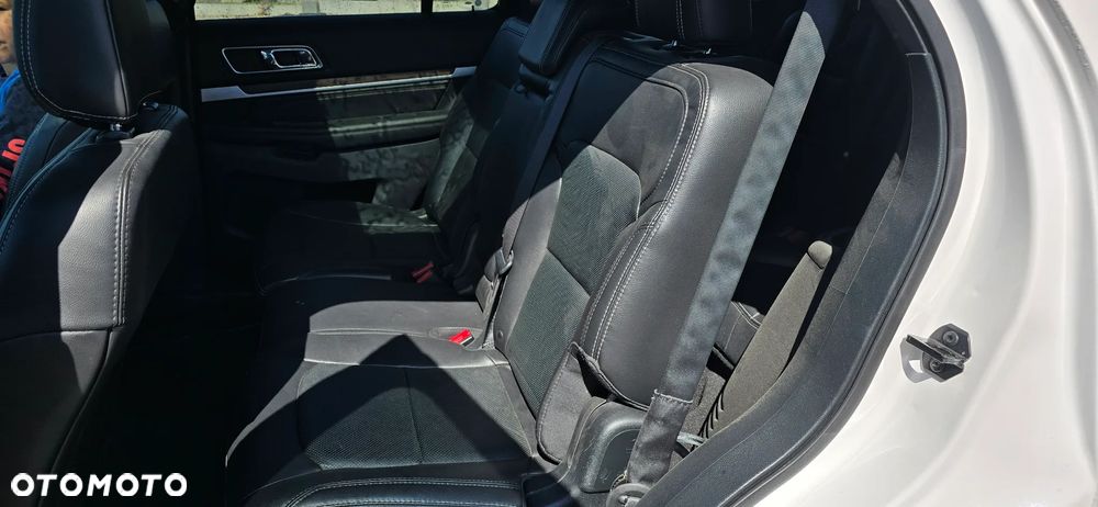 Ford Explorer - 9
