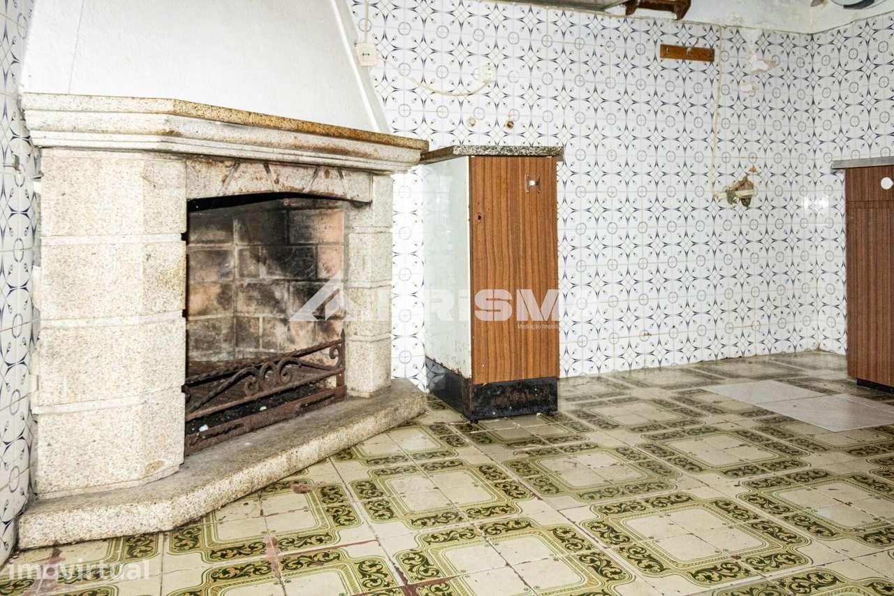 Moradia T1+2 com Terraço, Varanda e Lareira para Venda em Alcains - Grande imagem: 4/32