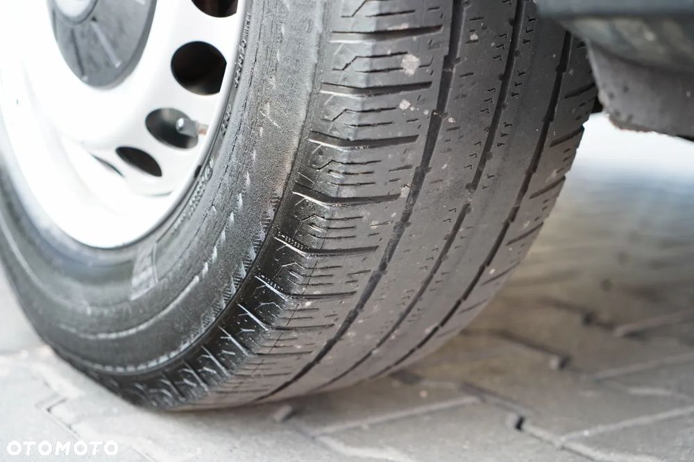 Volkswagen CRAFTER  / 2.0 D / FURGON BLASZAK / DMC: 3500 KG / 2018 ROK / SPROWADZONY / PO KONTRAKCIE SERWISOWYMN - 18