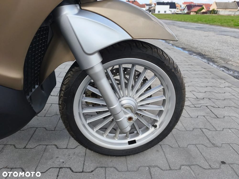 Piaggio Beverly - 17