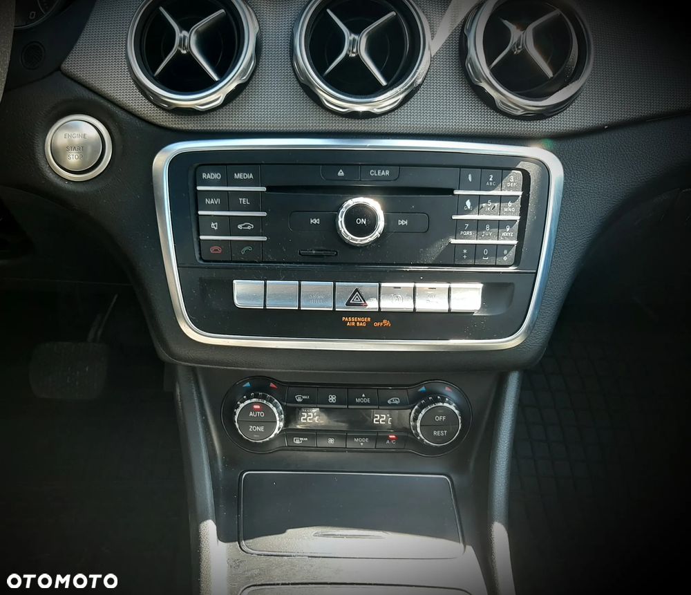 Mercedes-Benz GLA - 12