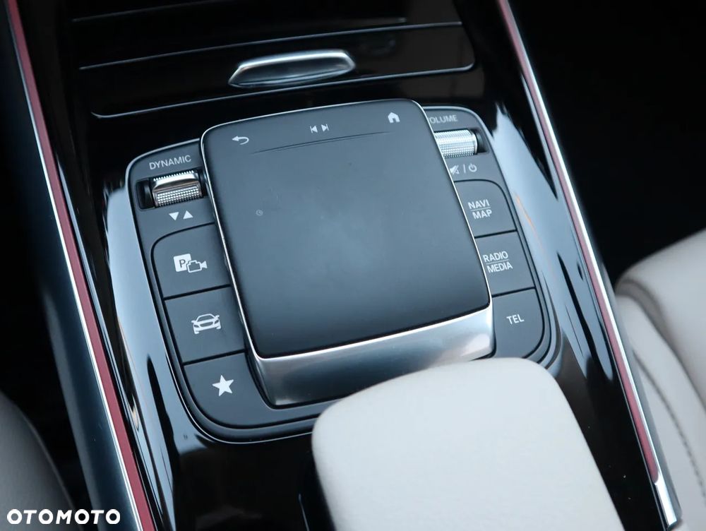 Mercedes-Benz GLA 200 d 4-Matic Progressive 8G-DCT - 37