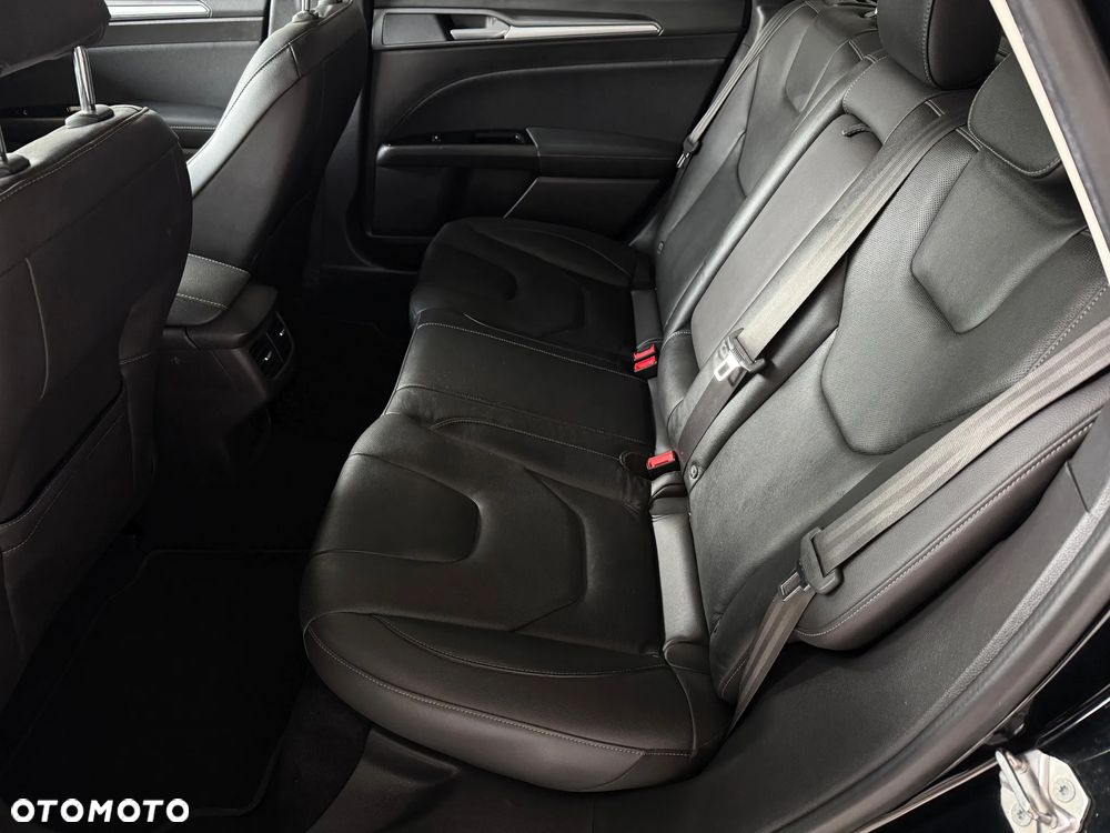 Ford Mondeo 2.0 TDCi STart-Stopp ST-Line - 32
