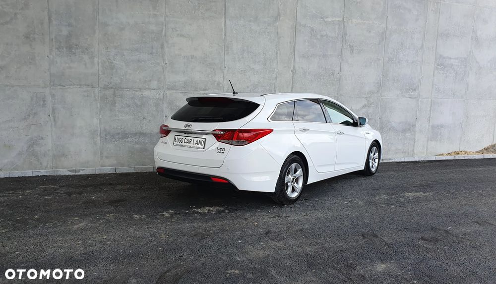 Hyundai i40 Kombi blue 1.6 Trend - 3