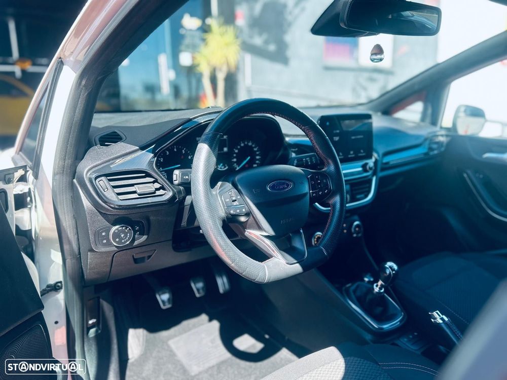 Ford Fiesta 1.0 EcoBoost ST-Line - 35