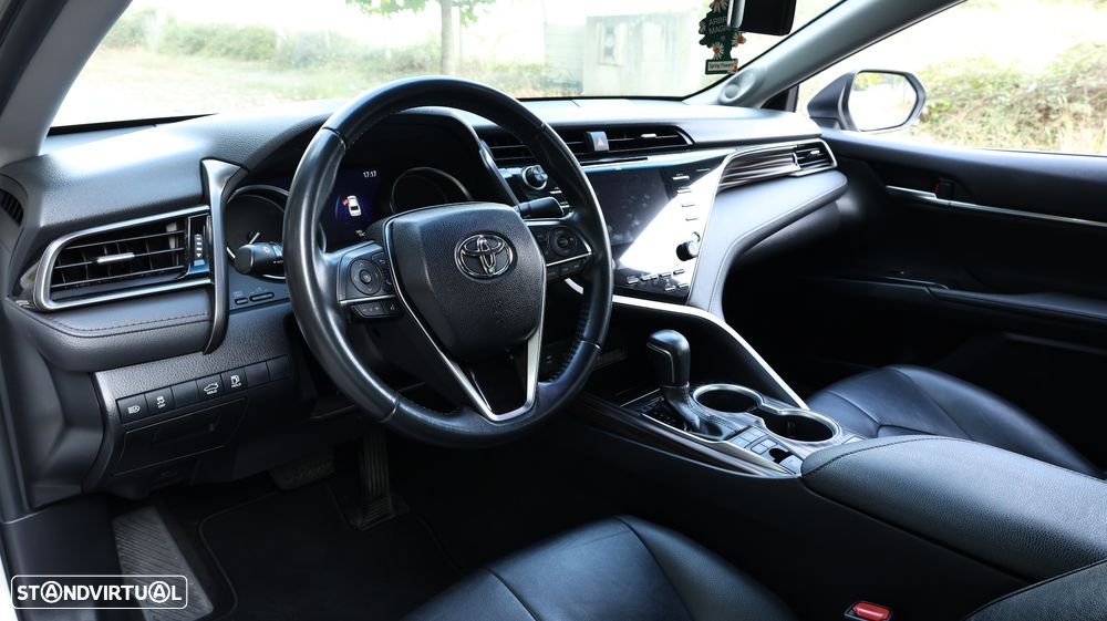 Toyota Camry 2.5 Hybrid Luxury - 17