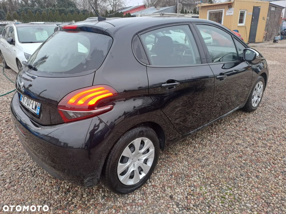 Peugeot 208 - 4