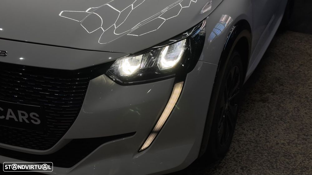 Peugeot e-208 Allure Pack - 13