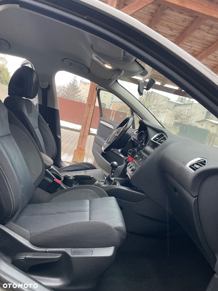 Citroën C4 HDi 110 Exclusive - 16