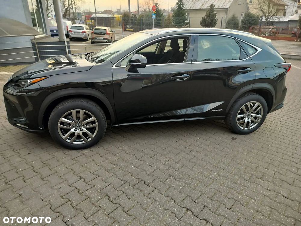 Lexus NX 300h Business Edition AWD - 3