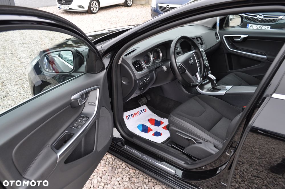 Volvo V60 D4 Geartronic Momentum - 13