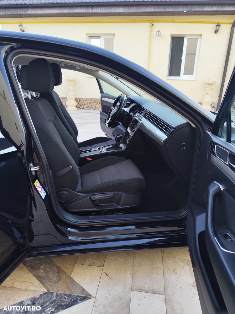 Volkswagen Passat - 12