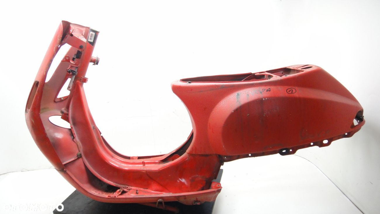 Piaggio Vespa Lx 125 Rama Karoseria - 1