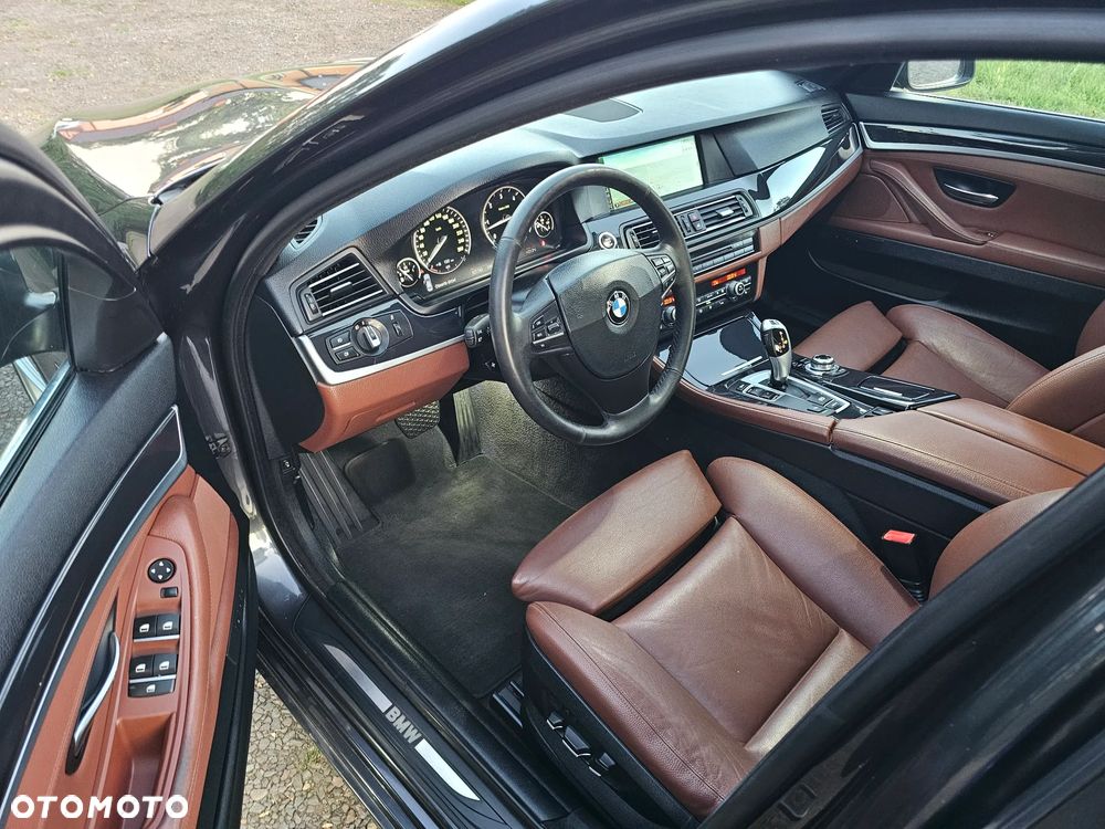 BMW Seria 5 530d Luxury Line - 24
