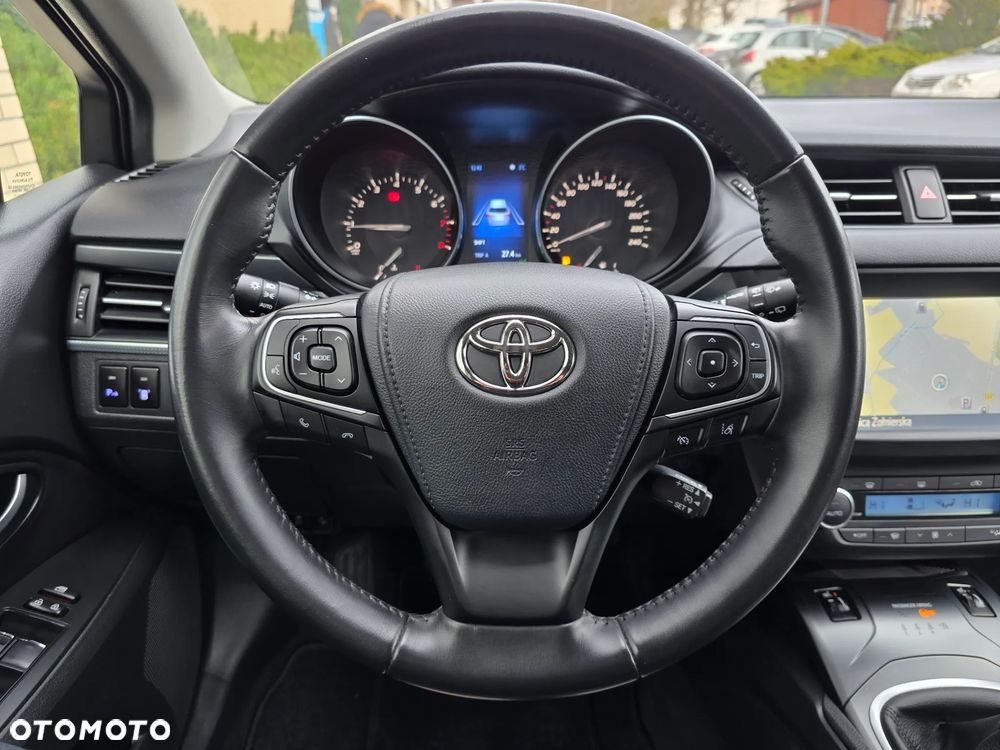 Toyota Avensis 1.8 Prestige - 28