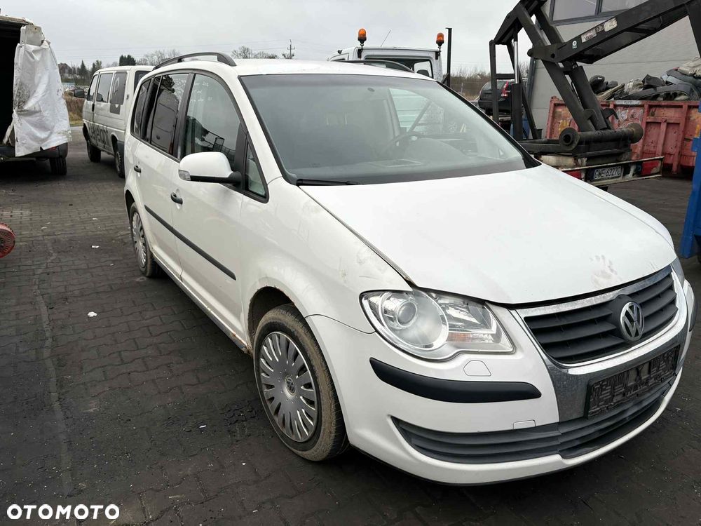 VOLKSWAGEN TOURAN - 1