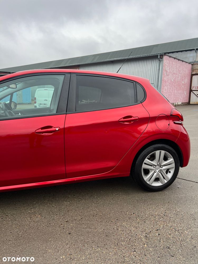 Peugeot 208 - 4