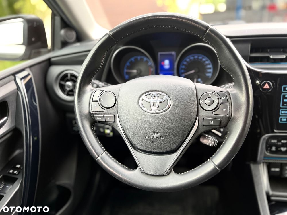 Toyota Auris 1.6 Premium - 10