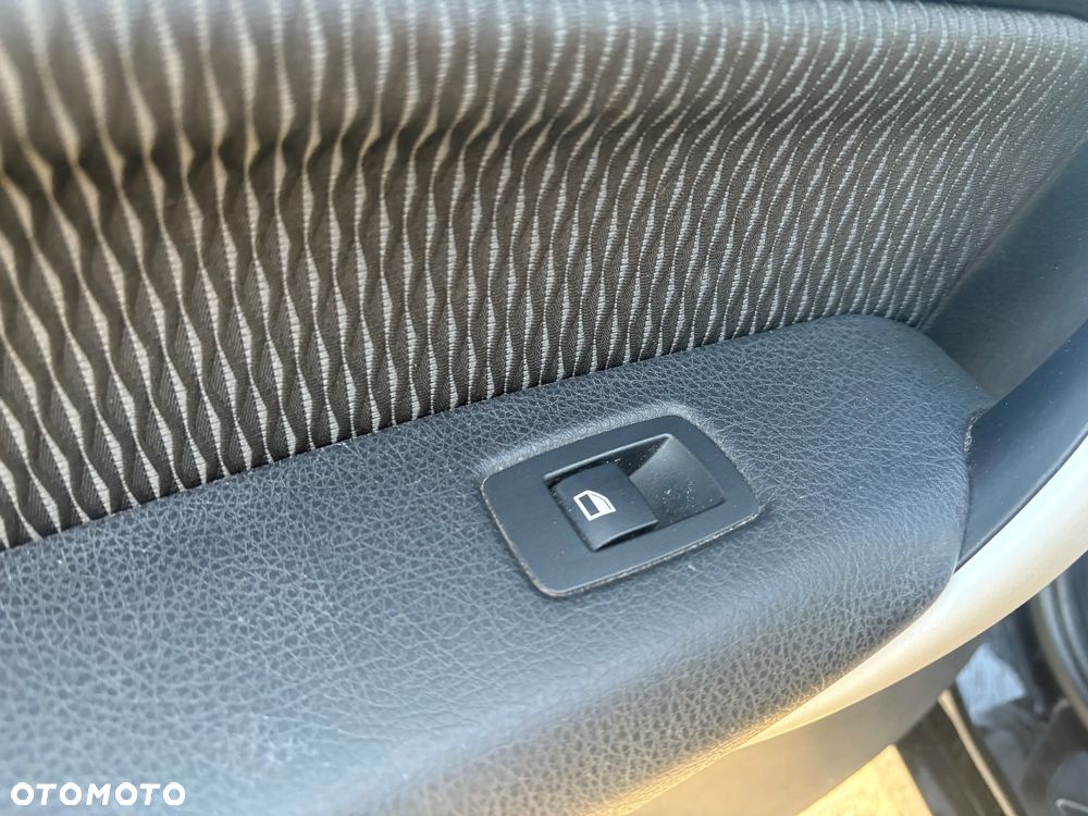 BMW Seria 1 118i - 27