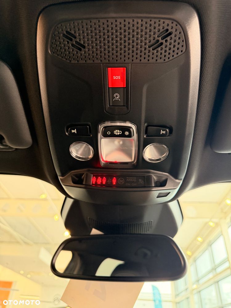 Peugeot 2008 1.2 PureTech Allure S&S EAT8 - 17