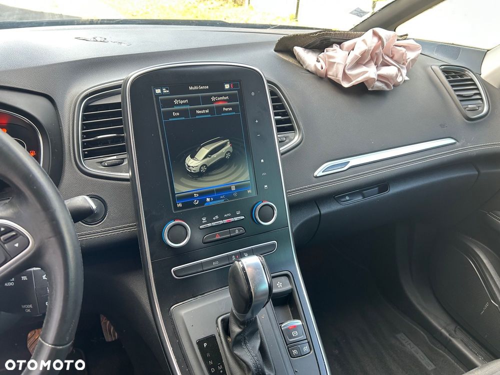 Renault Scenic - 36