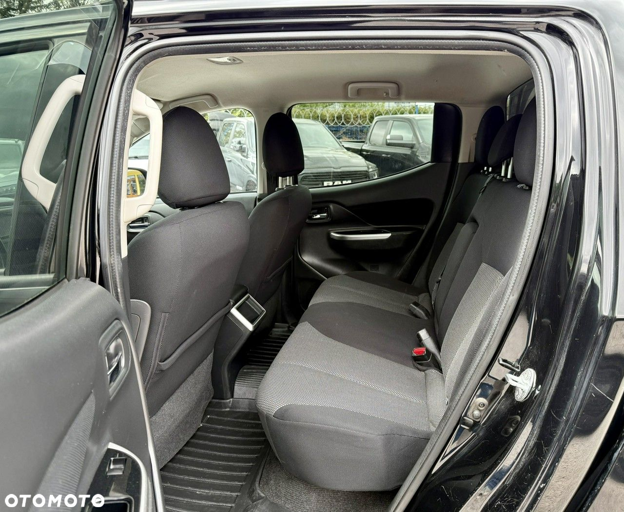 Mitsubishi L200 - 10