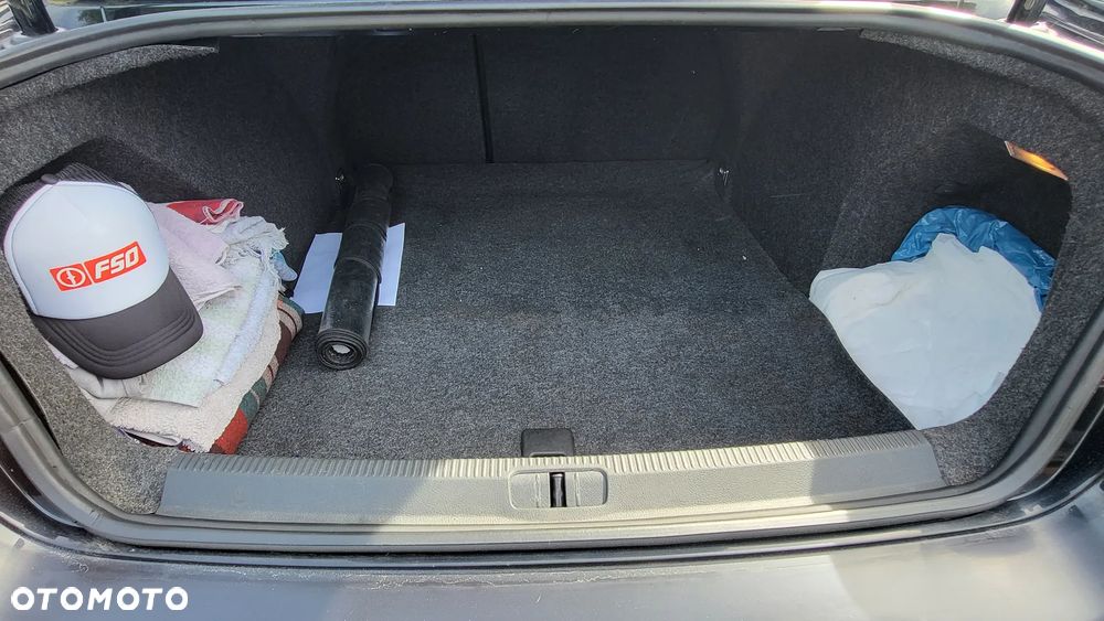 Volkswagen Passat 1.9 TDI Comfortline - 6