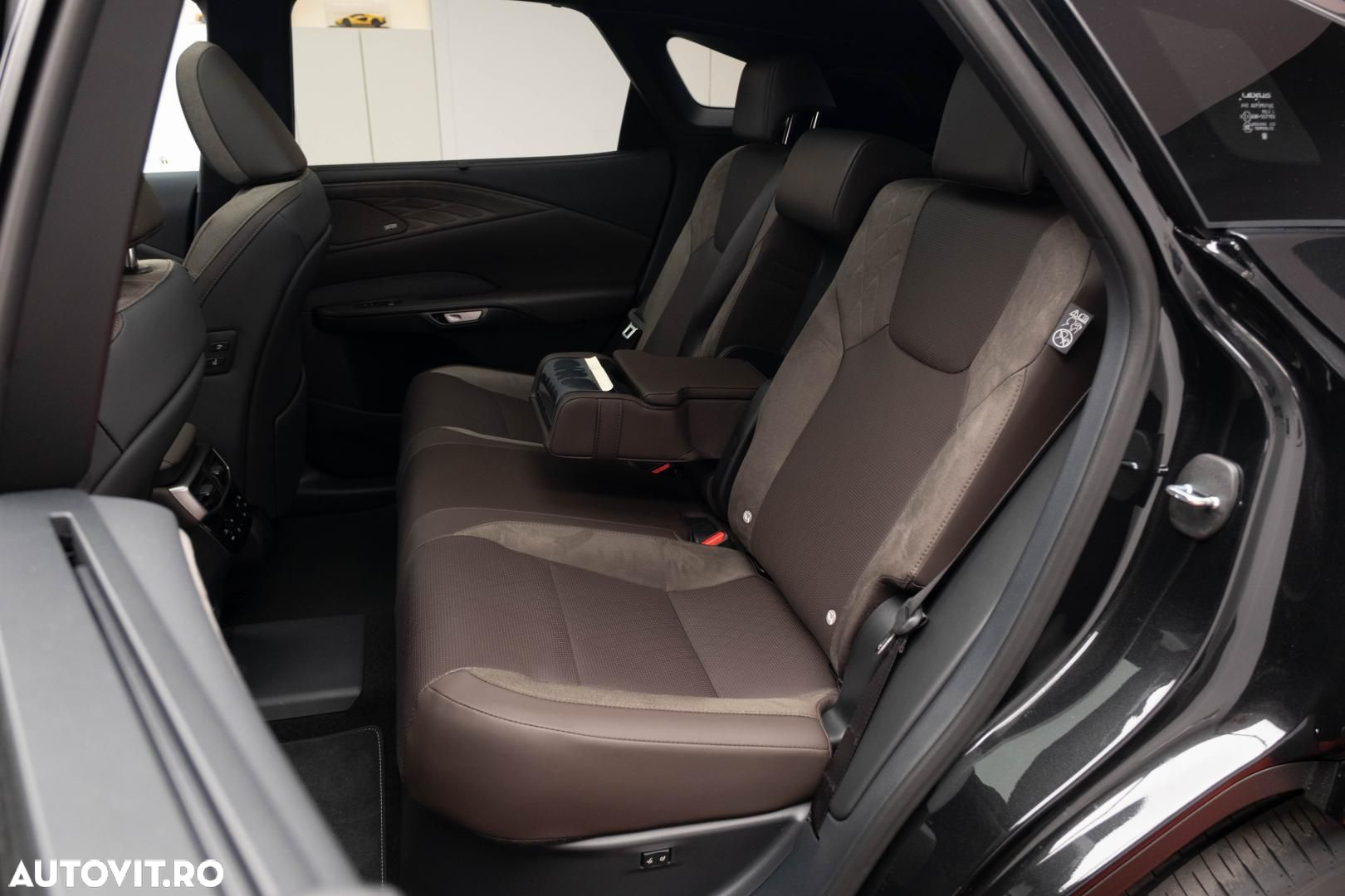 Lexus Seria RX - 16