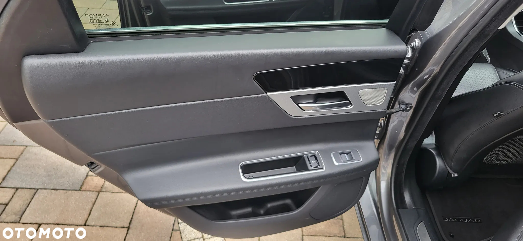 Jaguar XF 2.0 T Prestige - 18