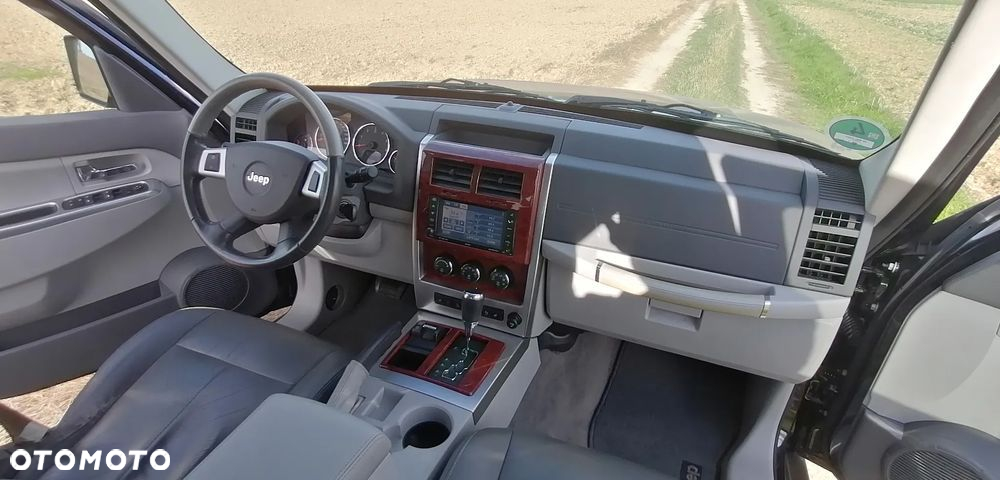 Jeep Cherokee 2.8 CRD DPF Automatik Limited - 24