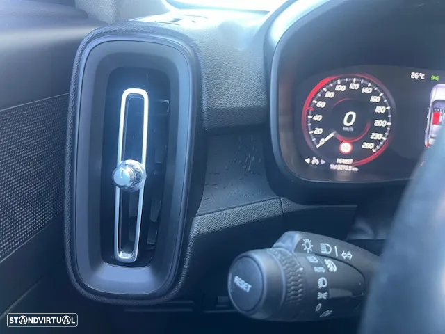 Volvo XC 40 1.5 T3 Momentum Tech Edition - 19