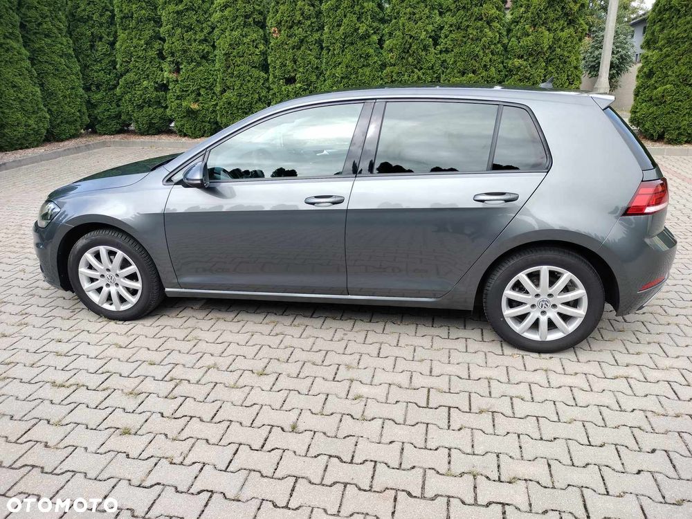 Volkswagen Golf - 6