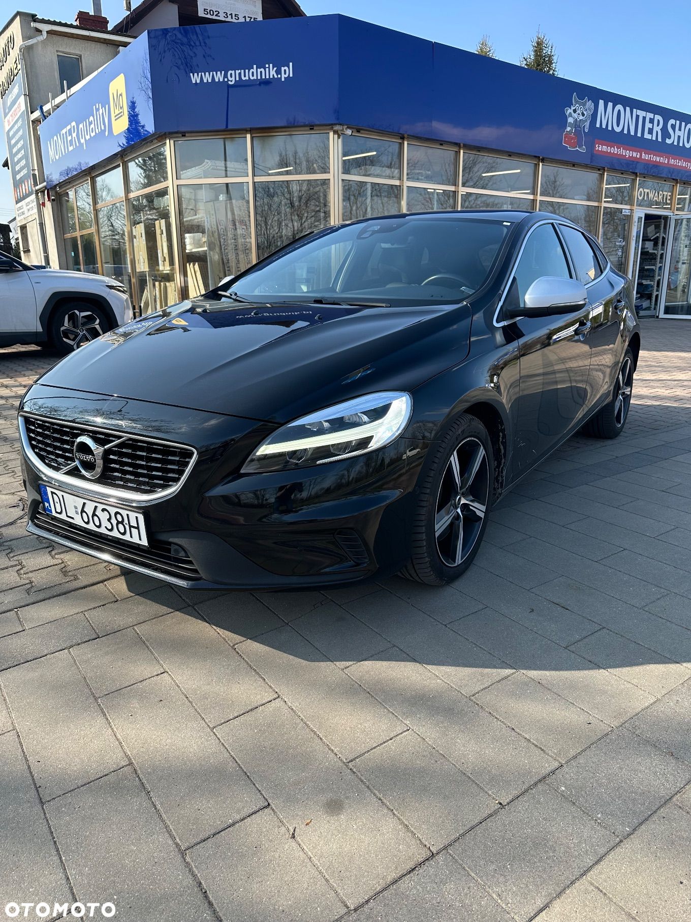Volvo V40 T3 Drive-E R-Design Momentum - 1