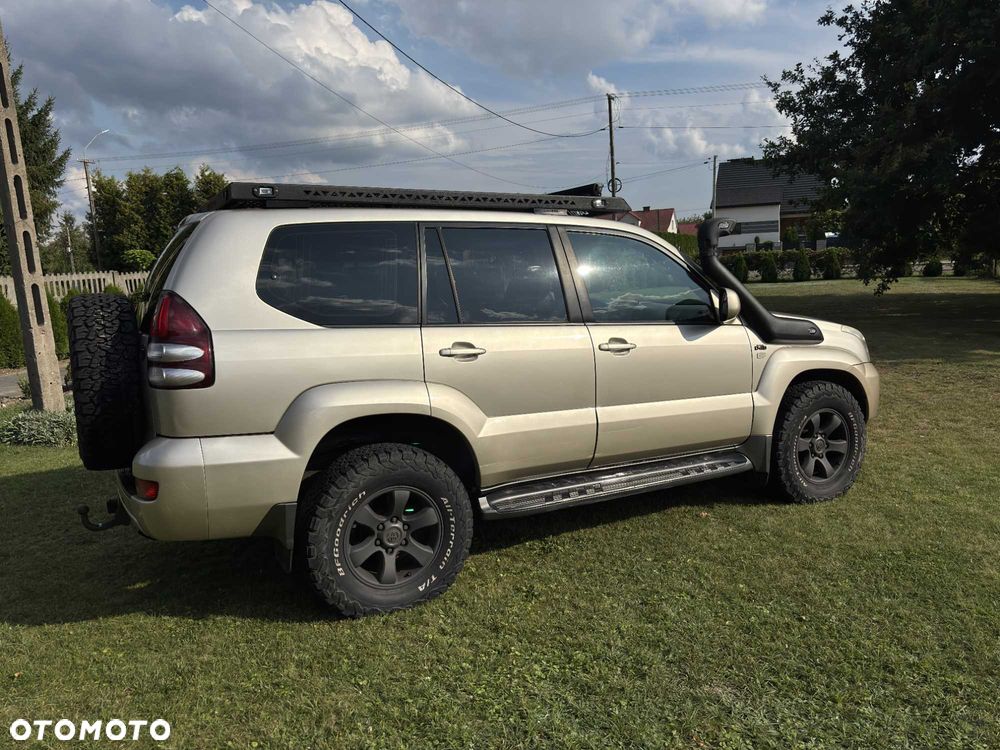 Toyota Land Cruiser - 4