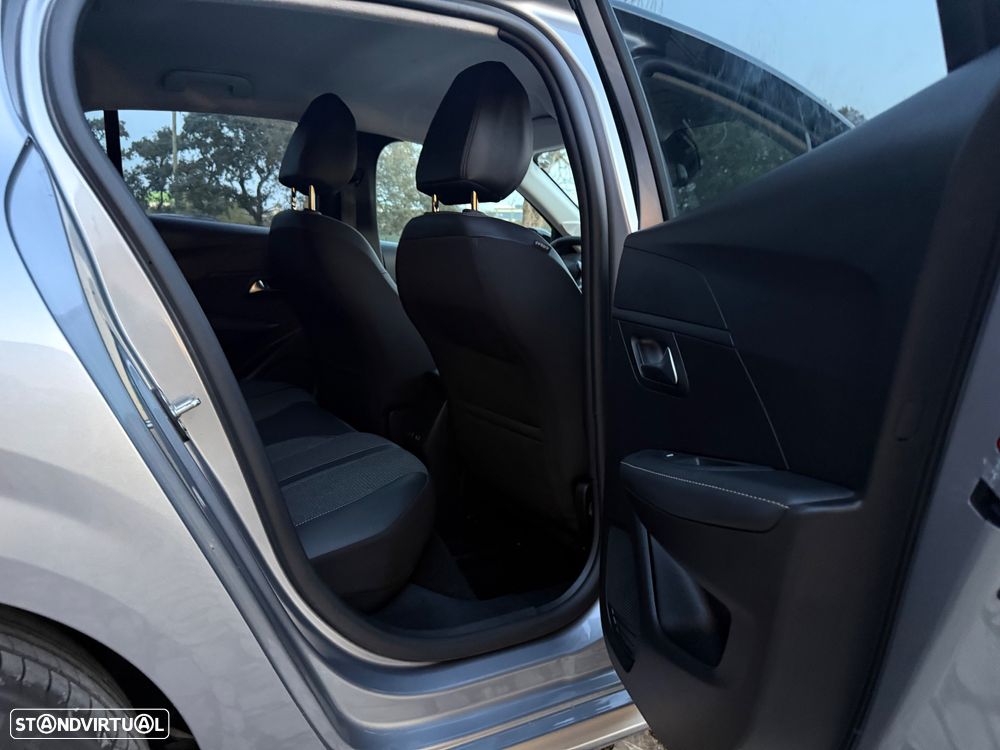 Peugeot e-208 51 kWh Allure - 43