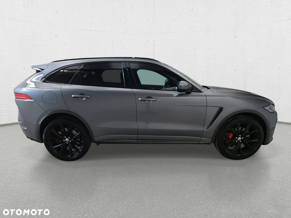 Jaguar F-Pace - 8