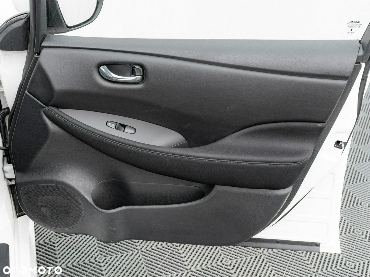 Nissan Leaf - 30