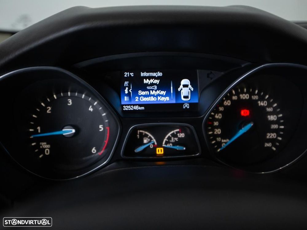 Ford Focus SW - 16