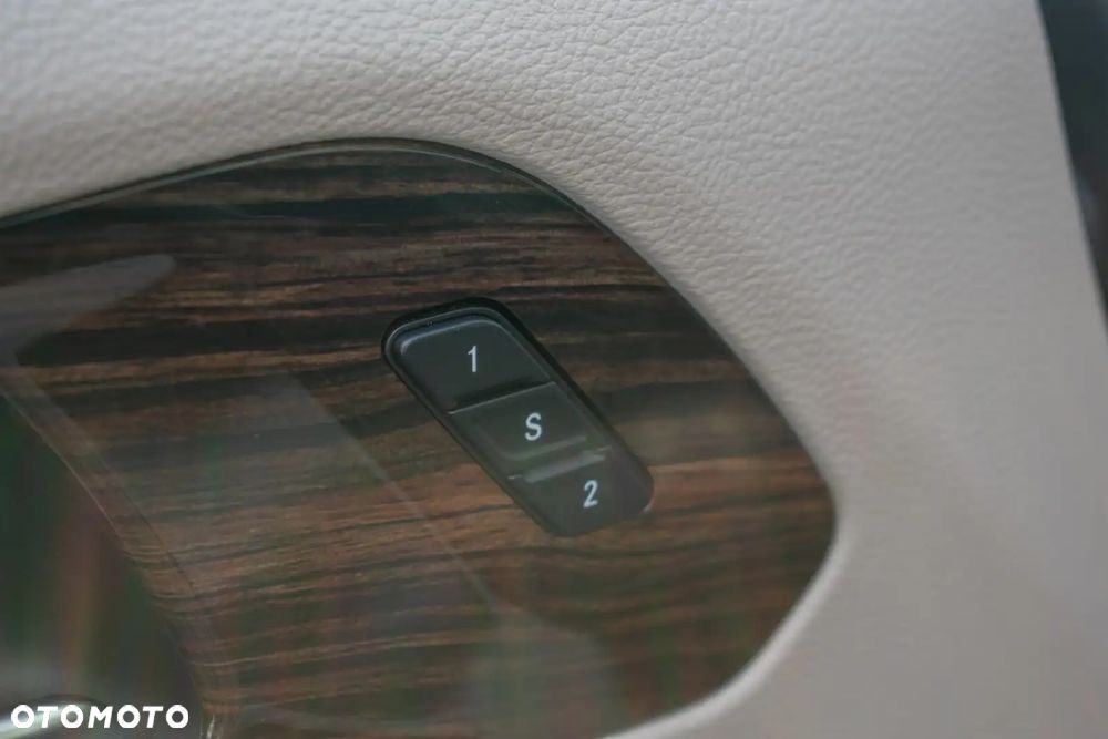 Chrysler Pacifica - 28