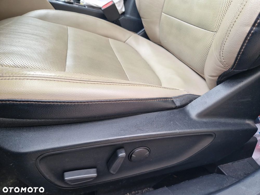 Ford Escape 2.0 EcoBoost AWD Titanium - 4