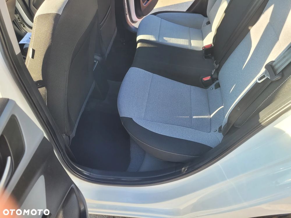 Hyundai i20 blue 1.2 Classic - 20